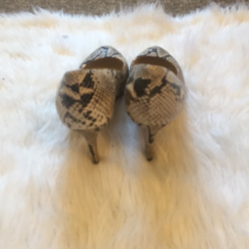 Cole Haan Snakeskin Heels Size 9 - Picture 5 of 6